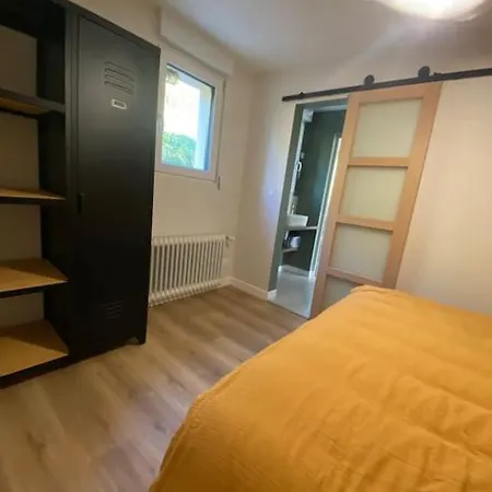 La Maison Dans Les Hauteurs De *